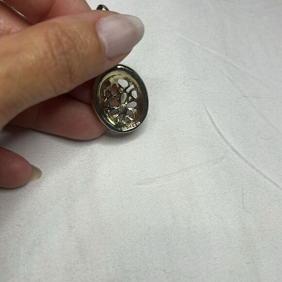 Monet Floral Filigree Gold Toned Dangle Drop Earrings with Gold stones retro - Picture 3 of 4